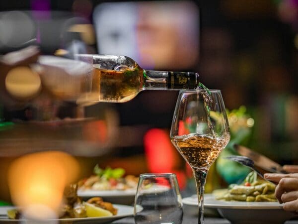 NON-BUS PRIVATE WINE & Dine Tour 2-4 Person Old Mission Peninsula